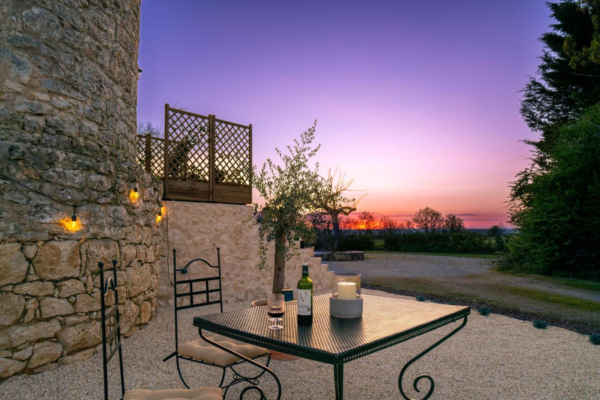 Enchanting Windmill Retreat Loubes-Bernac Exterior foto